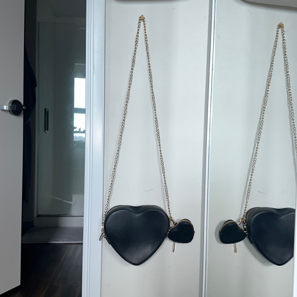 heart shaped purse with gold chain